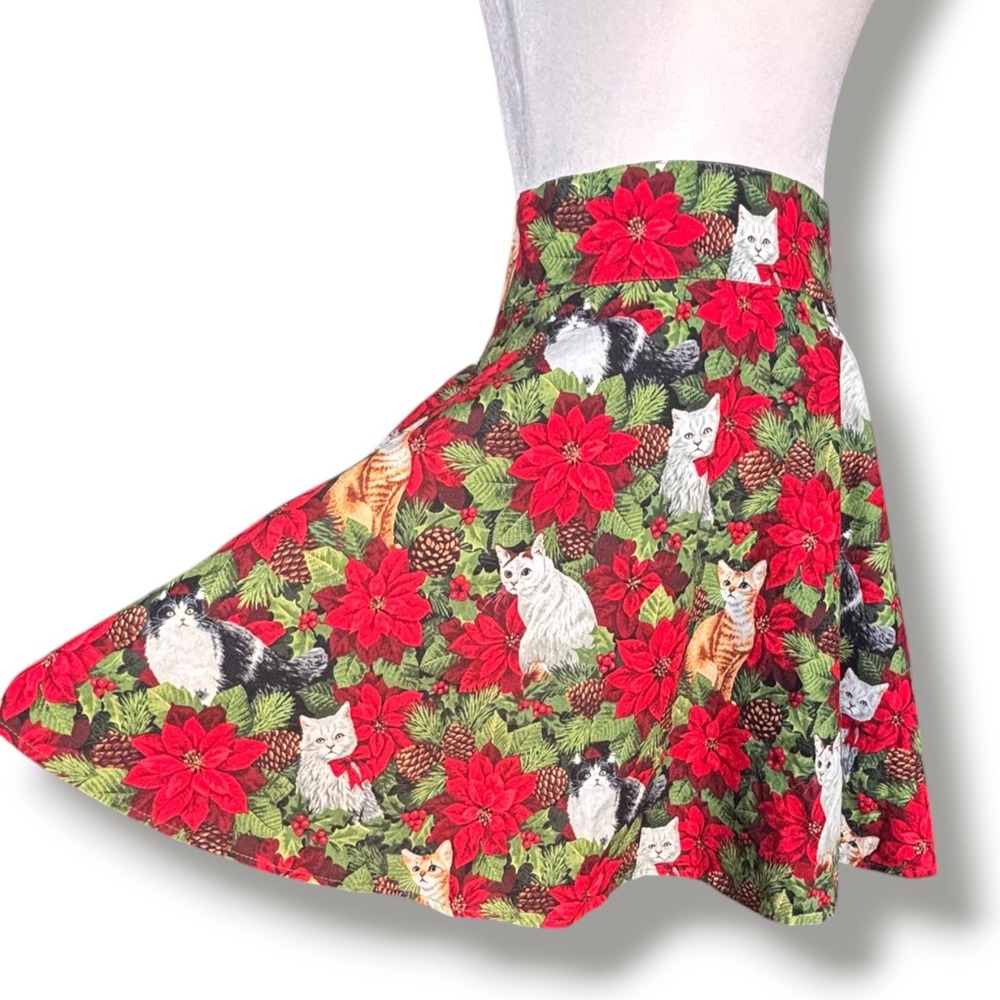 Retrolicious Christmas Cat Poinsettia Skirt Medium Red Green Cotton Made in USA